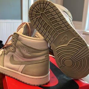 Women’s Nike Air Jordan 1 High OG—“Seafoam”—size 6